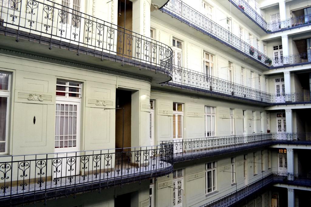 Casamia-Elegant Central Vaci St.Apt Budapest Exterior foto